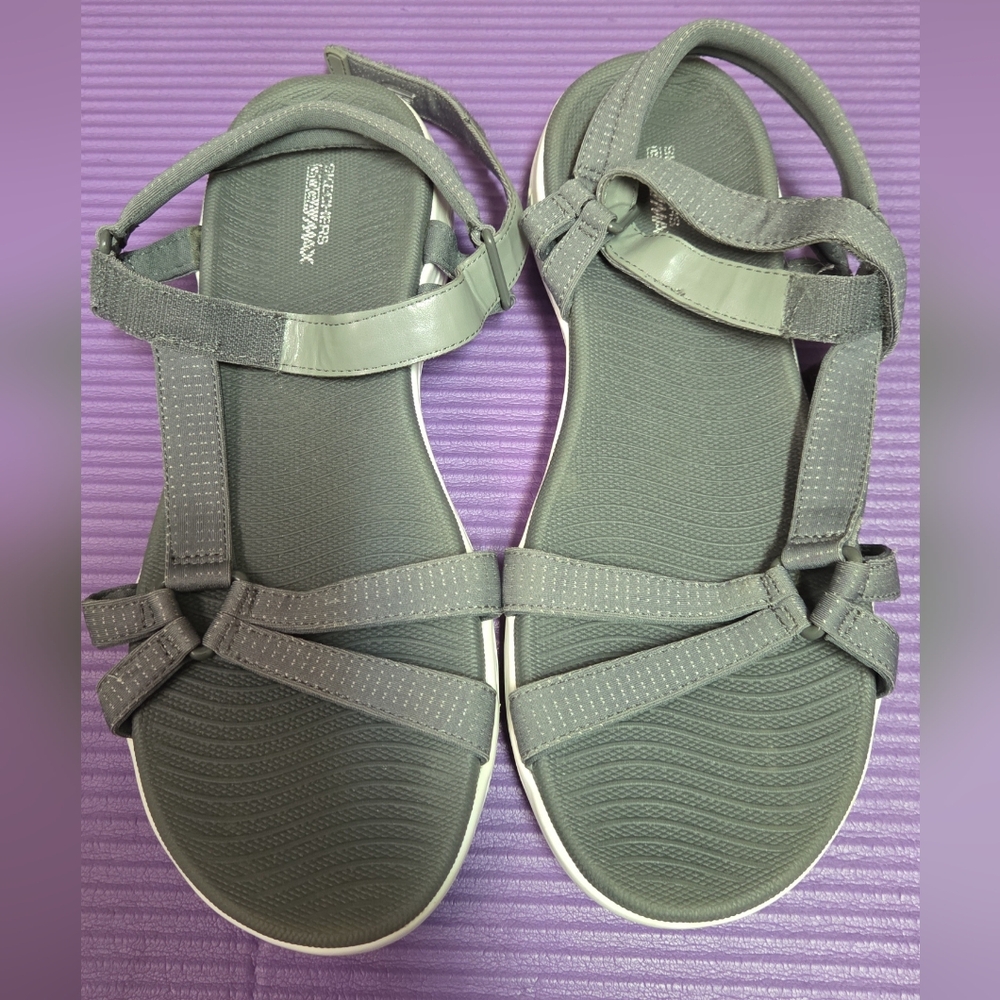 Sketchers Sandles Size 10 Ladies